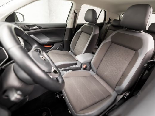 Volkswagen T-Cross 1.0 TSI Sport R Automaat (VIRTUAL COCKPIT, APPLE CARPLAY, GROOT NAVI, CLIMATE, LED KOPLAMPEN, SPO... ActivLease financial lease
