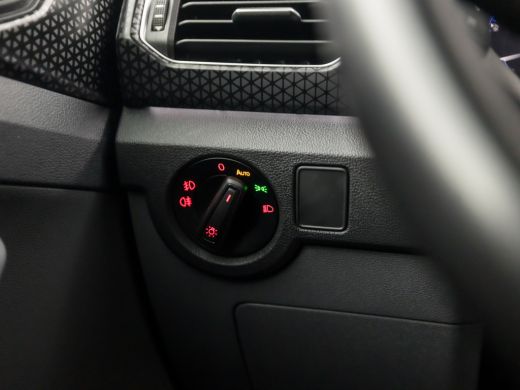 Volkswagen T-Cross 1.0 TSI Sport R Automaat (VIRTUAL COCKPIT, APPLE CARPLAY, GROOT NAVI, CLIMATE, LED KOPLAMPEN, SPO... ActivLease financial lease