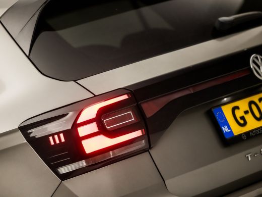 Volkswagen T-Cross 1.0 TSI Sport R Automaat (VIRTUAL COCKPIT, APPLE CARPLAY, GROOT NAVI, CLIMATE, LED KOPLAMPEN, SPO... ActivLease financial lease