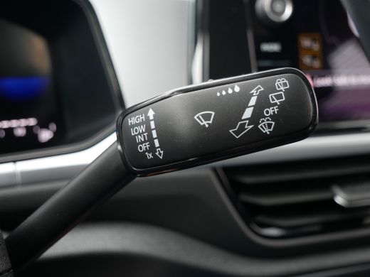 Volkswagen T-Roc 1.0 TSI Life Carplay | ACC | Parkeersensoren | 110pk ActivLease financial lease