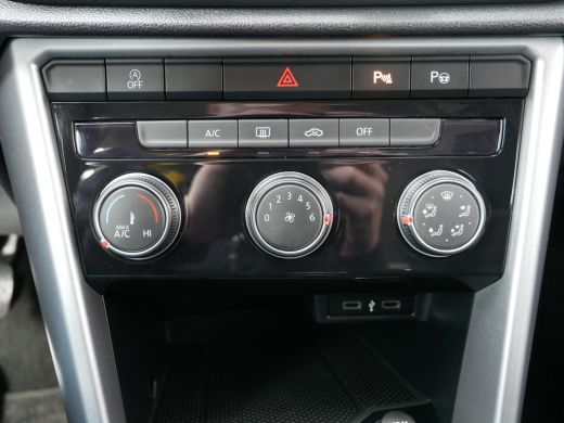 Volkswagen T-Roc 1.0 TSI Life Carplay | ACC | Parkeersensoren | 110pk ActivLease financial lease