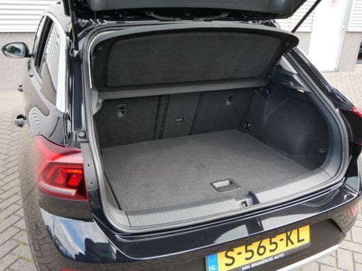 Volkswagen T-Roc 1.0 TSI Life Carplay | ACC | Parkeersensoren | 110pk ActivLease financial lease