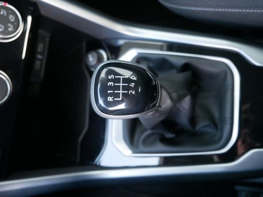 Volkswagen T-Roc 1.0 TSI Life 110PK | Carplay | pdc| Acc | ActivLease financial lease
