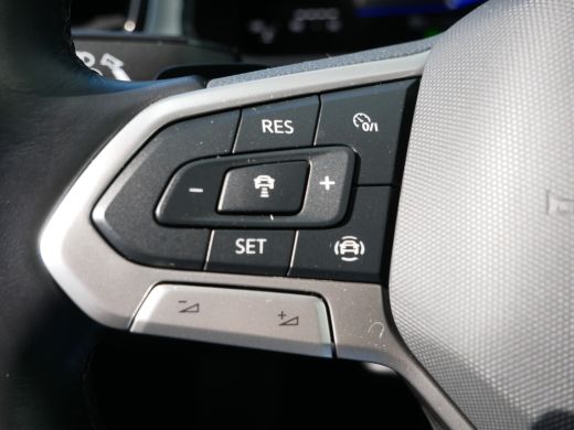 Volkswagen T-Roc 1.5 TSI Life ActivLease financial lease