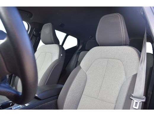 Volvo  XC40 1.5 T2 Momentum |FusionRed |VolvoSelekt! |Camera ActivLease financial lease