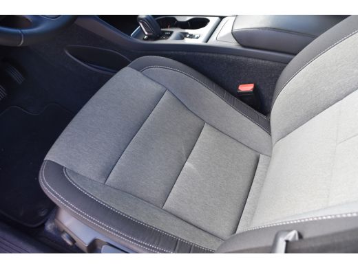 Volvo  XC40 1.5 T2 Momentum |FusionRed |VolvoSelekt! |Camera ActivLease financial lease