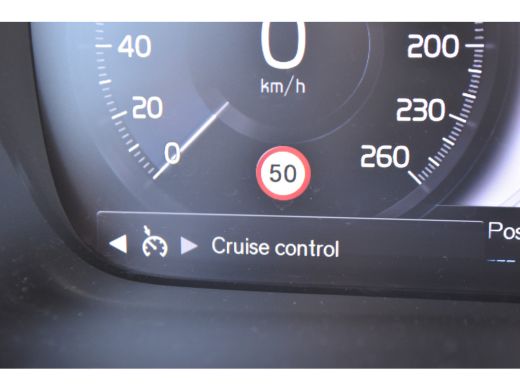 Volvo  XC40 1.5 T2 Momentum |FusionRed |VolvoSelekt! |Camera ActivLease financial lease