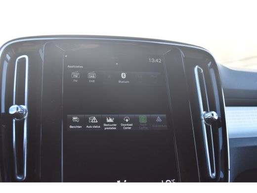 Volvo  XC40 1.5 T2 Momentum |FusionRed |VolvoSelekt! |Camera ActivLease financial lease