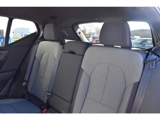 Volvo  XC40 1.5 T2 Momentum |FusionRed |VolvoSelekt! |Camera ActivLease financial lease