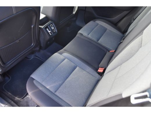 Volvo  XC40 1.5 T2 Momentum |FusionRed |VolvoSelekt! |Camera ActivLease financial lease