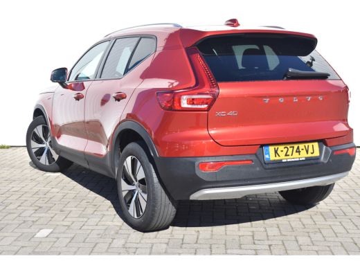 Volvo  XC40 1.5 T2 Momentum |FusionRed |VolvoSelekt! |Camera ActivLease financial lease