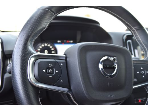 Volvo  XC40 Volvo T4 R-design | 360 CAM | Trekhaak | ActivLease financial lease