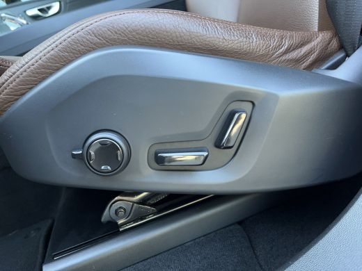 Volvo  XC60 Volvo 2.0 B4 Inscription | Achterbank verwarmd | Audio installatie premium | Cruise control adapt... ActivLease financial lease