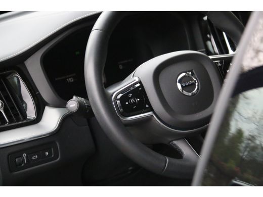 Volvo  XC60 Volvo 2.0 T6 Plug-in hybrid AWD R-Design | Trekhaak | Camera | Adaptive Cruise | Schuifdak | Harm... ActivLease financial lease