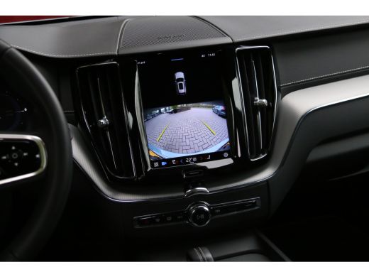 Volvo  XC60 Volvo 2.0 T6 Plug-in hybrid AWD R-Design | Trekhaak | Camera | Adaptive Cruise | Schuifdak | Harm... ActivLease financial lease
