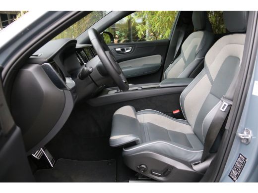 Volvo  XC60 Volvo 2.0 T6 Plug-in hybrid AWD R-Design | Trekhaak | Camera | Adaptive Cruise | Schuifdak | Harm... ActivLease financial lease
