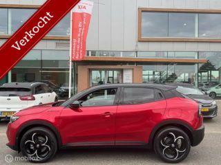 Alfa Romeo Junior 1.2 Turbo Hybrid Ibrida Speciale Automaat . 136 pk , Techno Pack , Brera Red Metaallic & Zwart Da...