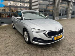 Skoda Octavia Combi 1.0 TSI 110 pk Business Edition | Trekhaak wegklapbaar | Navigatie | Elektrische achterklep |