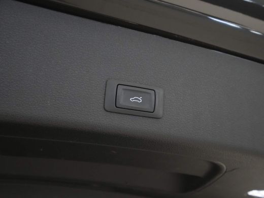 Audi e-tron S quattro 504pk 95 kWh Panorama Navigatie Luchtvering Trekhaak Camera ActivLease financial lease