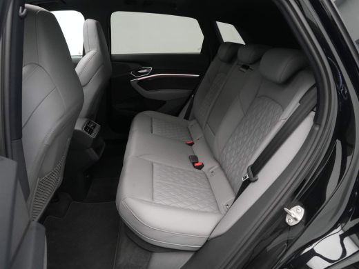 Audi e-tron S quattro 504pk 95 kWh Panorama Navigatie Luchtvering Trekhaak Camera ActivLease financial lease