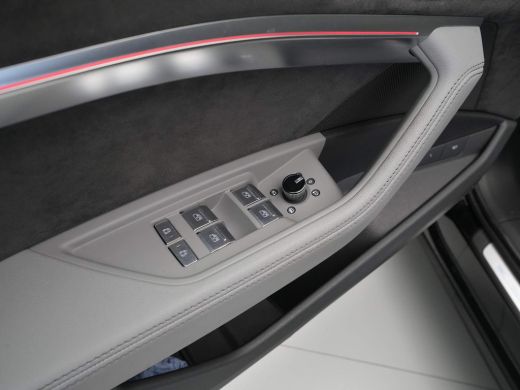 Audi e-tron S quattro 504pk 95 kWh Panorama Navigatie Luchtvering Trekhaak Camera ActivLease financial lease