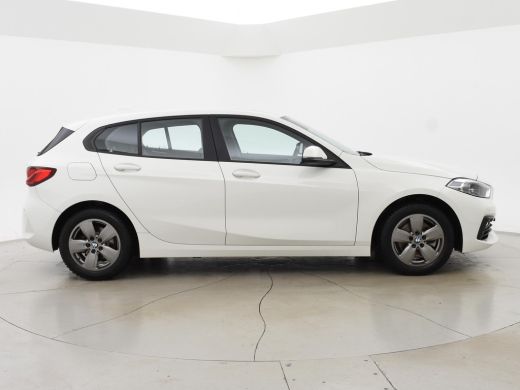 BMW 1-serie 118i AUT. EXECUTIVE EDITION + SPORTSTOELEN | STOELVERWARMING | APPLE CARPLAY ActivLease financial lease
