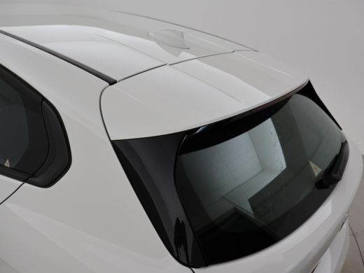 BMW 1-serie 118i AUT. EXECUTIVE EDITION + SPORTSTOELEN | STOELVERWARMING | APPLE CARPLAY ActivLease financial lease