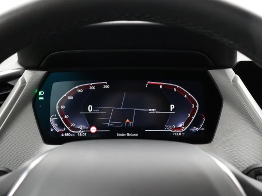 BMW 1-serie 118i AUT. EXECUTIVE EDITION + SPORTSTOELEN | STOELVERWARMING | APPLE CARPLAY ActivLease financial lease