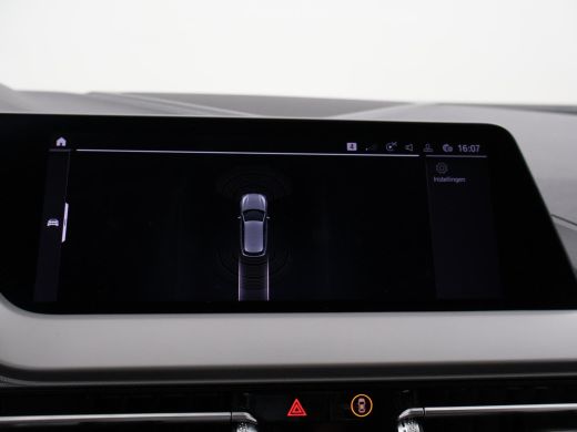 BMW 1-serie 118i AUT. EXECUTIVE EDITION + SPORTSTOELEN | STOELVERWARMING | APPLE CARPLAY ActivLease financial lease