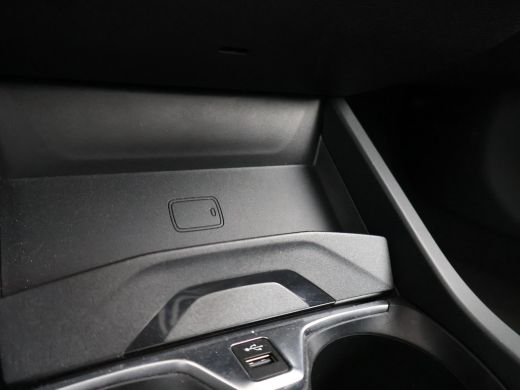 BMW 1-serie 118i AUT. EXECUTIVE EDITION + SPORTSTOELEN | STOELVERWARMING | APPLE CARPLAY ActivLease financial lease