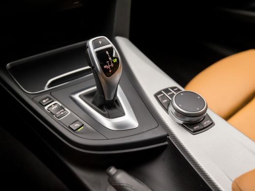 BMW 3 Serie Touring 320i M Sport Line Shadow 184Pk Automaat (GROOT NAVI, M PAKKET, CAMERA, STOELVERWARMING, L... ActivLease financial lease