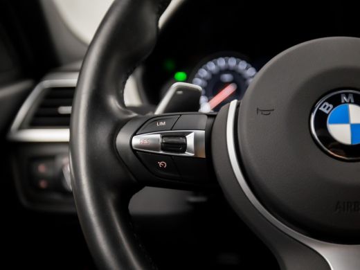 BMW 3 Serie Touring 320i M Sport Line Shadow 184Pk Automaat (GROOT NAVI, M PAKKET, CAMERA, STOELVERWARMING, L... ActivLease financial lease