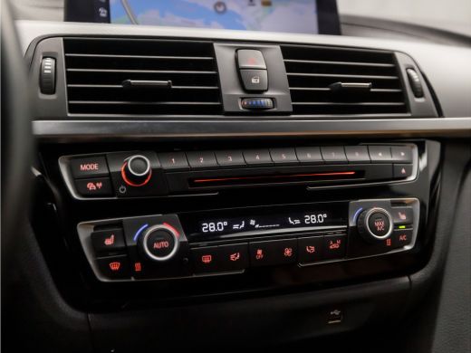 BMW 3 Serie Touring 320i M Sport Line Shadow 184Pk Automaat (GROOT NAVI, M PAKKET, CAMERA, STOELVERWARMING, L... ActivLease financial lease