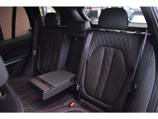 BMW X5 xDrive50e M Sportpakket Pro / OP VOORRAAD! / SUPERCOMPLEET / PANORAMADAK / MASSAGESTOELEN / TREKHAAK ActivLease financial lease