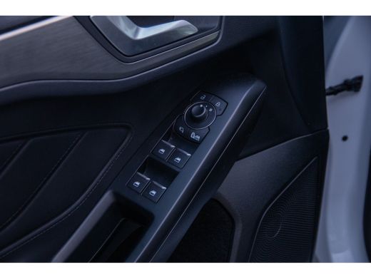 Ford Focus 1.0 EcoBoost Titanium X Business ActivLease financial lease