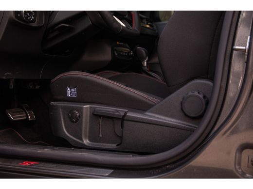 Ford FOCUS Wagon 1.0 EcoBoost Hybrid ST Line X | Lichtmetalen velgen 18" | Stuurwiel verwarmd | Verwarmde voorruit ActivLease financial lease