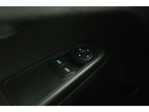 Ford Transit Courier 1.5 TDCI L1H1 Airco Cruise Camera Navigatie Trekhaak Elektrpakket ActivLease financial lease