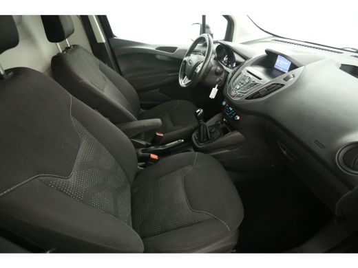 Ford Transit Courier 1.5 TDCI L1H1 Airco Cruise Camera Navigatie Trekhaak Elektrpakket ActivLease financial lease