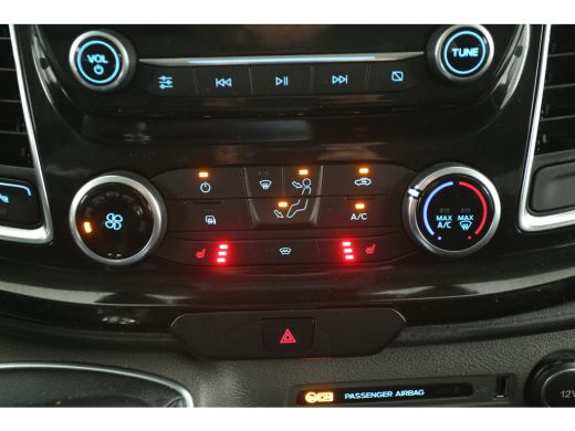 Ford Transit Custom 2.0 TDCI L2H1 | 170PK | Dubbele Cabine | 5 Persoons Airco Cruise Camera Trekhaak 2xSchuifdeur LED... ActivLease financial lease