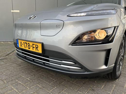 Hyundai KONA Electric Hyundai 64 kWh 204pk Pure | LED | Camera | Climate | Carplay | Keyless | Navigatie | 17" Lichtmet... ActivLease financial lease