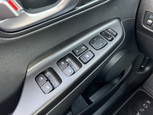 Hyundai KONA Electric Hyundai 64 kWh 204pk Pure | LED | Camera | Climate | Carplay | Keyless | Navigatie | 17" Lichtmet... ActivLease financial lease