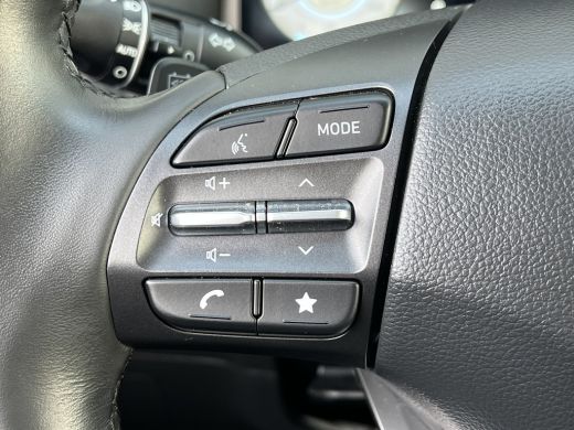 Hyundai KONA Electric Hyundai 64 kWh 204pk Pure | LED | Camera | Climate | Carplay | Keyless | Navigatie | 17" Lichtmet... ActivLease financial lease