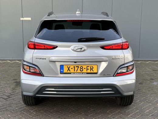 Hyundai KONA Electric Hyundai 64 kWh 204pk Pure | LED | Camera | Climate | Carplay | Keyless | Navigatie | 17" Lichtmet... ActivLease financial lease