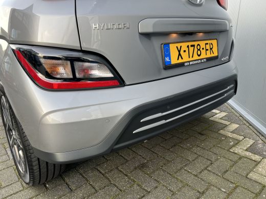 Hyundai KONA Electric Hyundai 64 kWh 204pk Pure | LED | Camera | Climate | Carplay | Keyless | Navigatie | 17" Lichtmet... ActivLease financial lease
