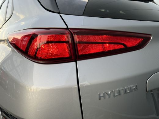 Hyundai KONA Electric Hyundai 64 kWh 204pk Pure | LED | Camera | Climate | Carplay | Keyless | Navigatie | 17" Lichtmet... ActivLease financial lease