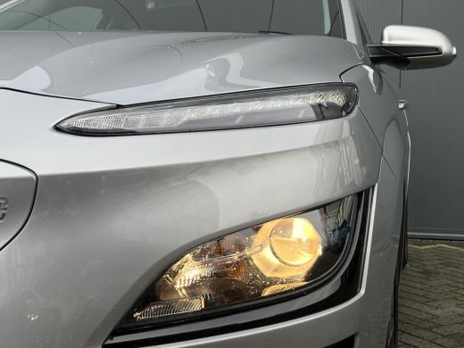 Hyundai KONA Electric Hyundai 64 kWh 204pk Pure | LED | Camera | Climate | Carplay | Keyless | Navigatie | 17" Lichtmet... ActivLease financial lease