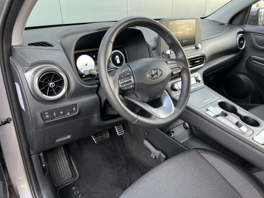 Hyundai KONA Electric Hyundai 64 kWh 204pk Pure | LED | Camera | Climate | Carplay | Keyless | Navigatie | 17" Lichtmet... ActivLease financial lease