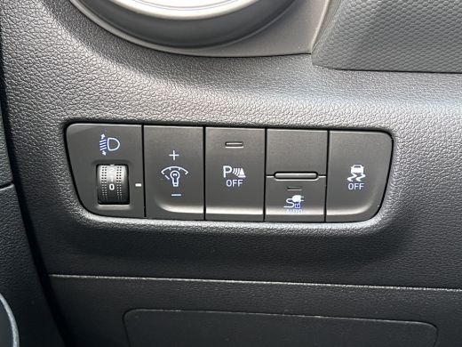 Hyundai KONA Electric Hyundai 64 kWh 204pk Pure | LED | Camera | Climate | Carplay | Keyless | Navigatie | 17" Lichtmet... ActivLease financial lease