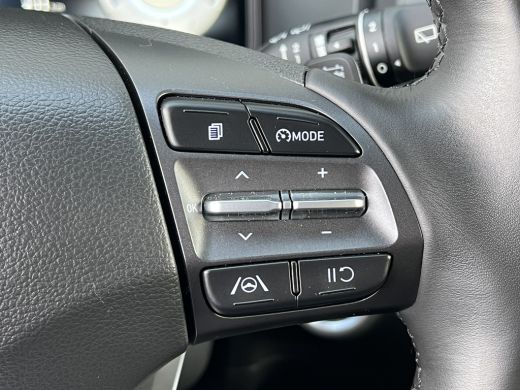 Hyundai KONA Electric Hyundai 64 kWh 204pk Pure | LED | Camera | Climate | Carplay | Keyless | Navigatie | 17" Lichtmet... ActivLease financial lease