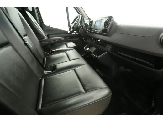Mercedes Sprinter 314 2.2 CDI L2H2 143PK 2800kg Trekgew. Automaat Airco Camera Carplay Cruise Leder 3 Persoons Trek... ActivLease financial lease